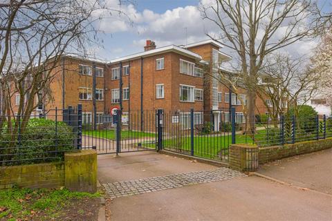2 bedroom apartment for sale, Bridge Road, East Molesey