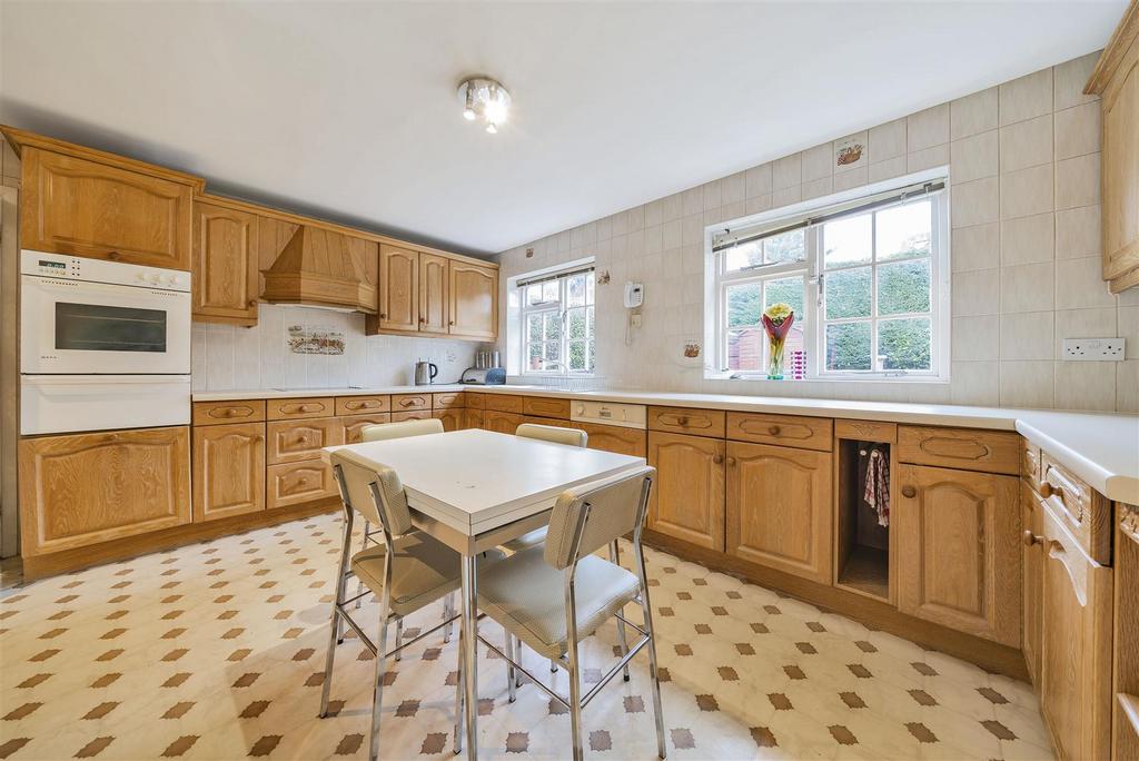 Buck Lane, Kingsbury, London 4 bed detached house for sale £1,000,000