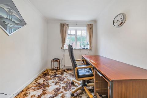 4 bedroom detached house for sale - Buck Lane, Kingsbury, London
