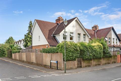 12 Aston Road, Claygate, Esher, KT10 0RR