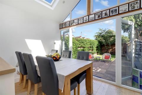12 Aston Road, Claygate, Esher, KT10 0RR