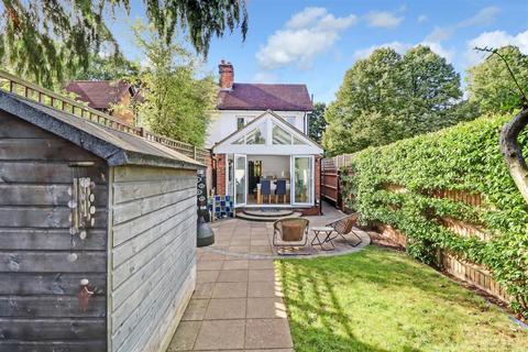 12 Aston Road, Claygate, Esher, KT10 0RR