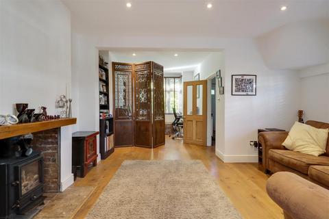 12 Aston Road, Claygate, Esher, KT10 0RR