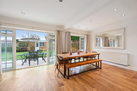 3 Denham Walk, Chalfont St Peter, Gerrards Cross, SL9 0EN