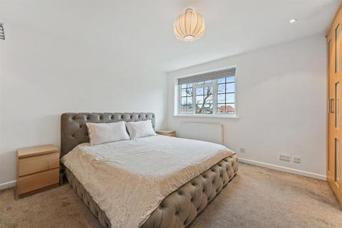 3 Denham Walk, Chalfont St Peter, Gerrards Cross, SL9 0EN