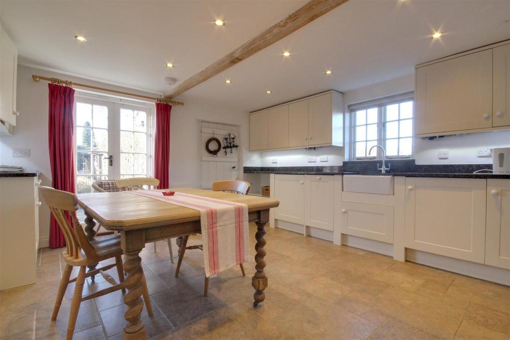 Kitchen 3.jpg