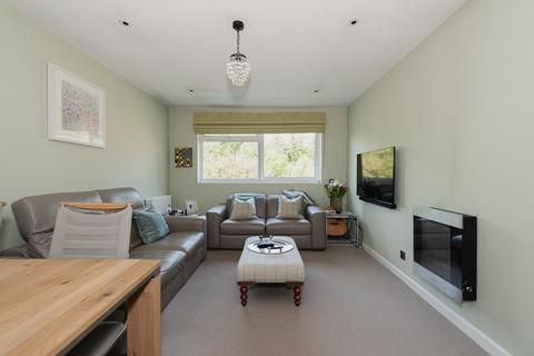 22 Warwick Gardens, Thames Ditton, KT7 0RA
