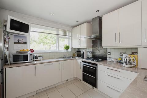 22 Warwick Gardens, Thames Ditton, KT7 0RA