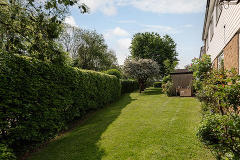 22 Warwick Gardens, Thames Ditton, KT7 0RA