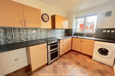 2 bedroom apartment for sale, Shipley Court, Gateshead