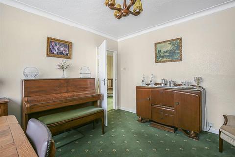 111 Green Dragon Lane, London, N21 1HE