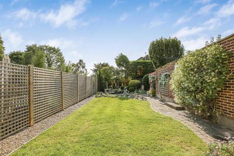 111 Green Dragon Lane, London, N21 1HE