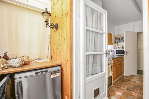 111 Green Dragon Lane, London, N21 1HE