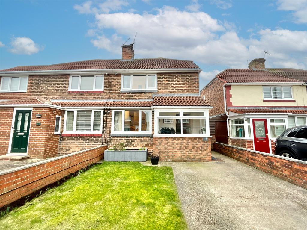 Rothbury Gardens, Lobley Hill, Gateshead, Tyne and Wear, NE11 2 bed