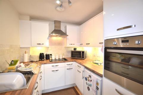 1 bedroom apartment for sale, Russell Lodge, Branksomewood Road, Fleet GU51