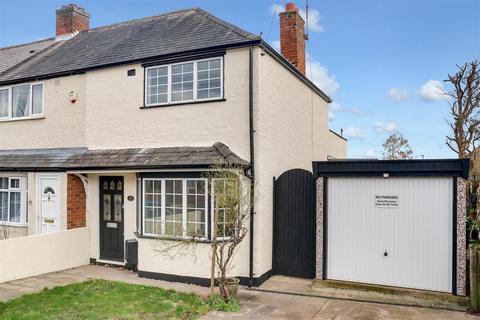 20 Dean Road, Hampton, TW12 3JL