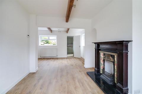 20 Dean Road, Hampton, TW12 3JL