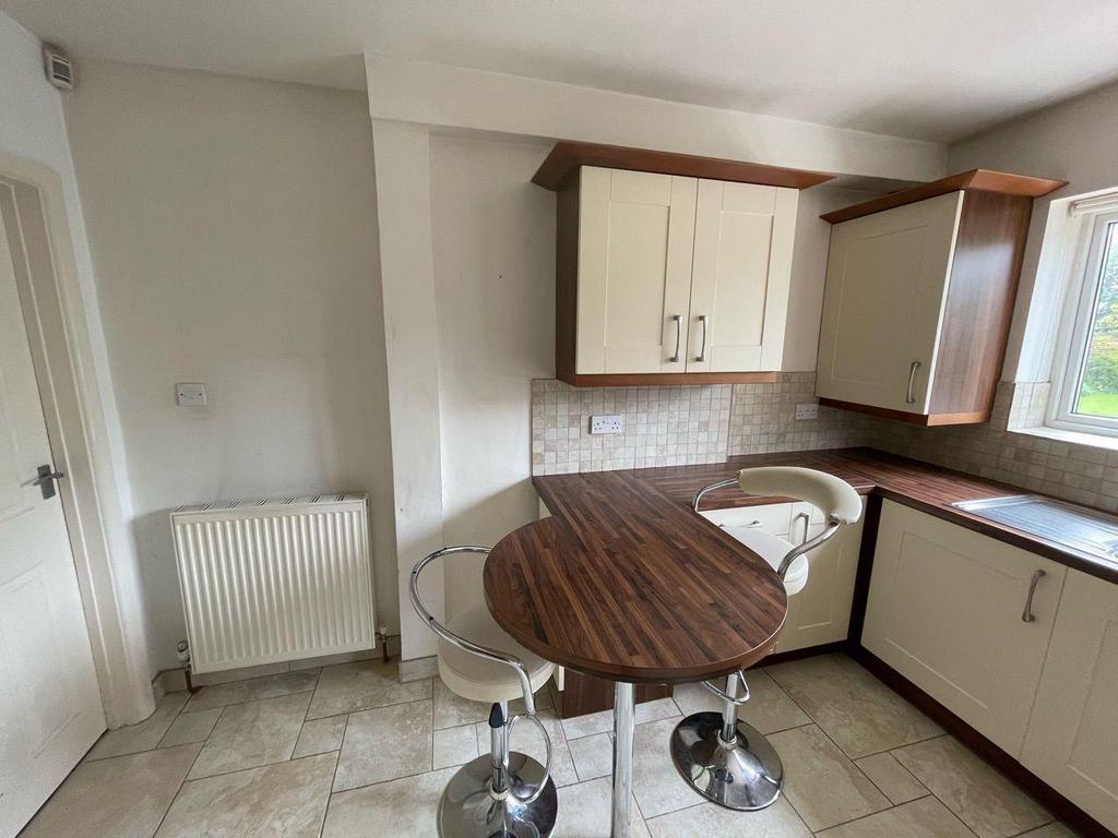 Ashlawn Crescent, Solihull 4 bed detached house £1,850 pcm (£427 pw)