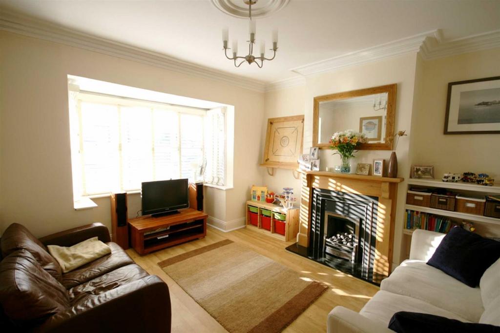 Lounge/bedroom four