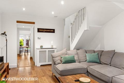 2 bedroom terraced house for sale, Amwell Street, Hoddesdon EN11