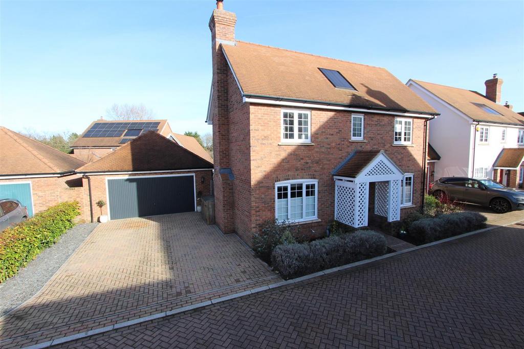 Williamson Way, Pitstone... 4 bed detached house for sale £700,000