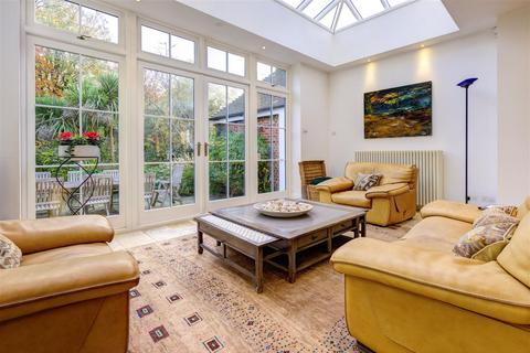 4 bedroom house for sale, West Heath Avenue, Golders Hill Park, NW11