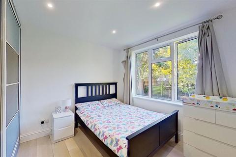 80 Godley Road, London, SW18 3HD