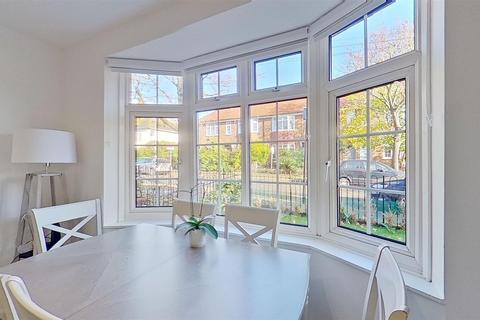 80 Godley Road, London, SW18 3HD