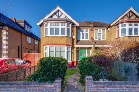 2 bedroom flat for sale, Church Crescent, London, N3