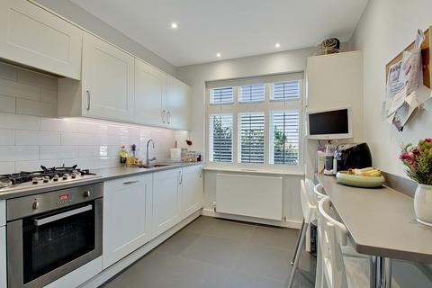 2 bedroom flat for sale, Church Crescent, London, N3