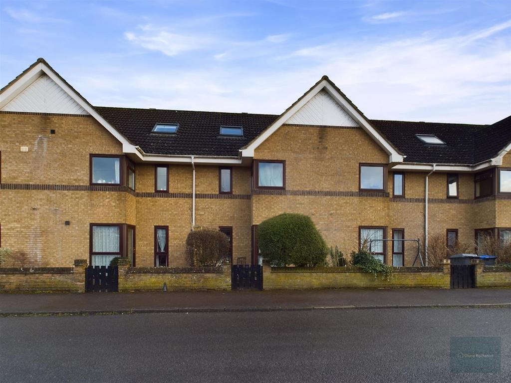 Kenilworth Court, Melksham SN12 1 bed apartment to rent £675 pcm (£