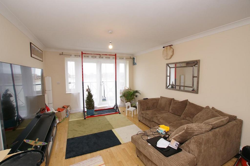 Macquarie Quay, Eastbourne BN23 2 bed property for sale £275,000