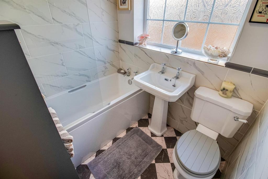 Bathroom/w.c.