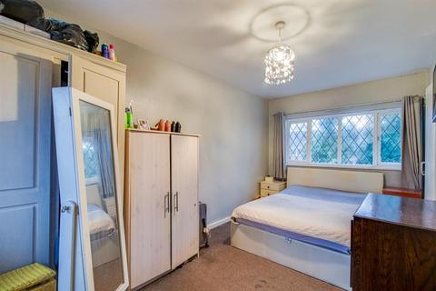 105 Dacre Avenue, Wakefield, WF2 8AH