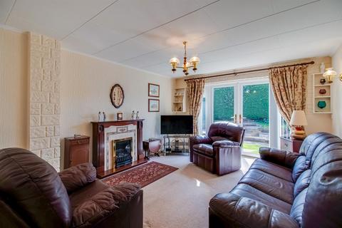 2 bedroom detached bungalow for sale, Hollingthorpe Avenue, Wakefield WF4