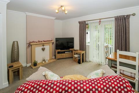 9 Cawthorne Road, Wakefield, WF2 7HW