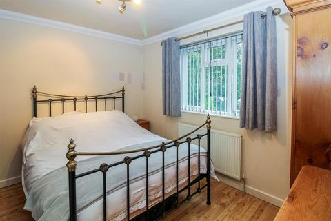 9 Cawthorne Road, Wakefield, WF2 7HW