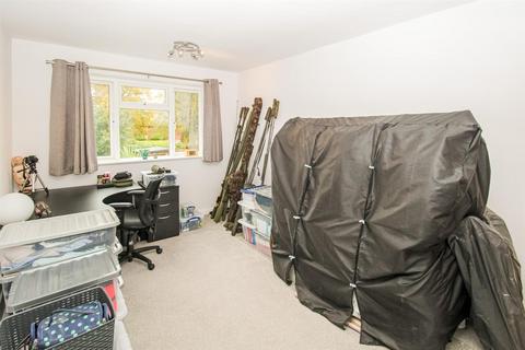 9 Cawthorne Road, Wakefield, WF2 7HW