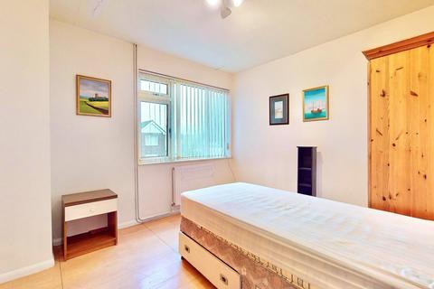 4 Millbrook Gardens, Chadwell Heath, Romford, RM6 6RP