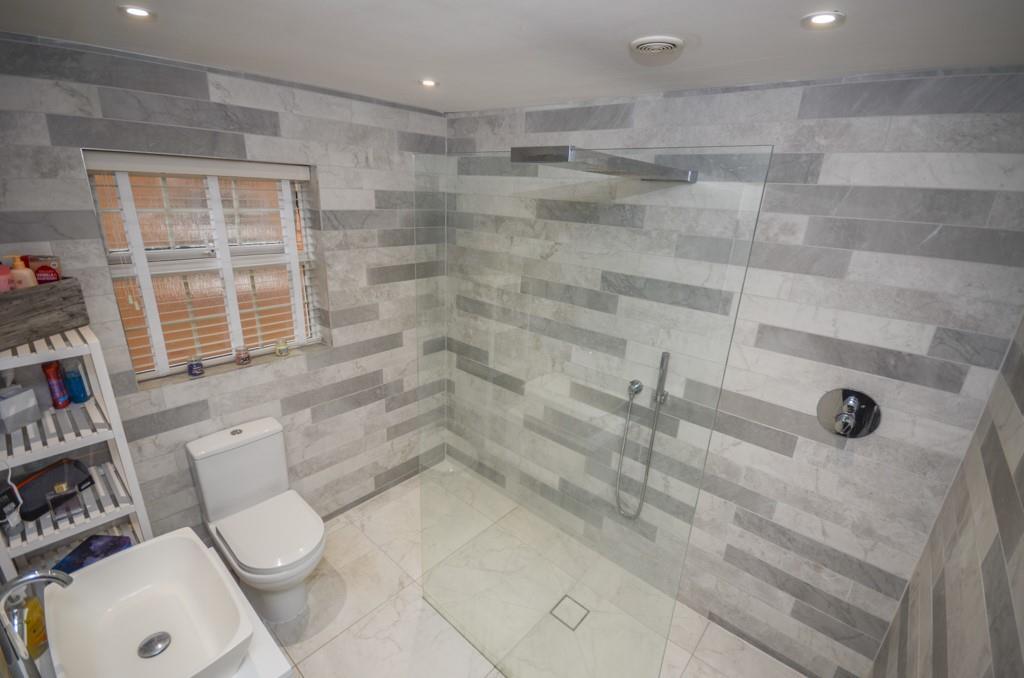 Shower room.jpg