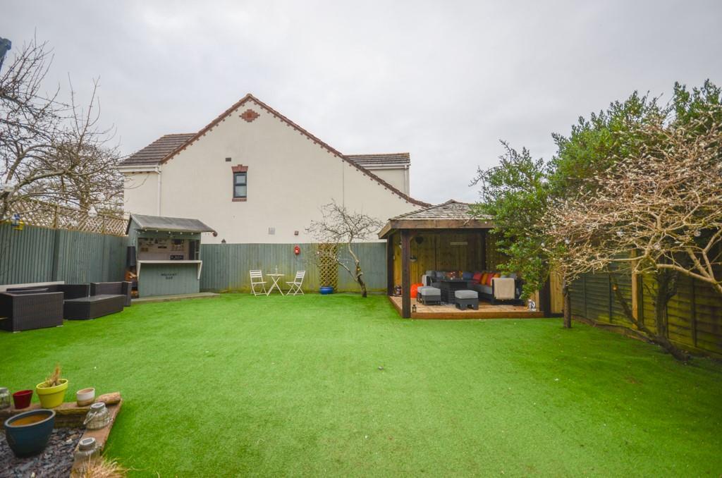 Rear garden pic 2.jpg