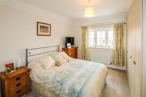 11 Fountains Close, Wakefield, WF1 4FW