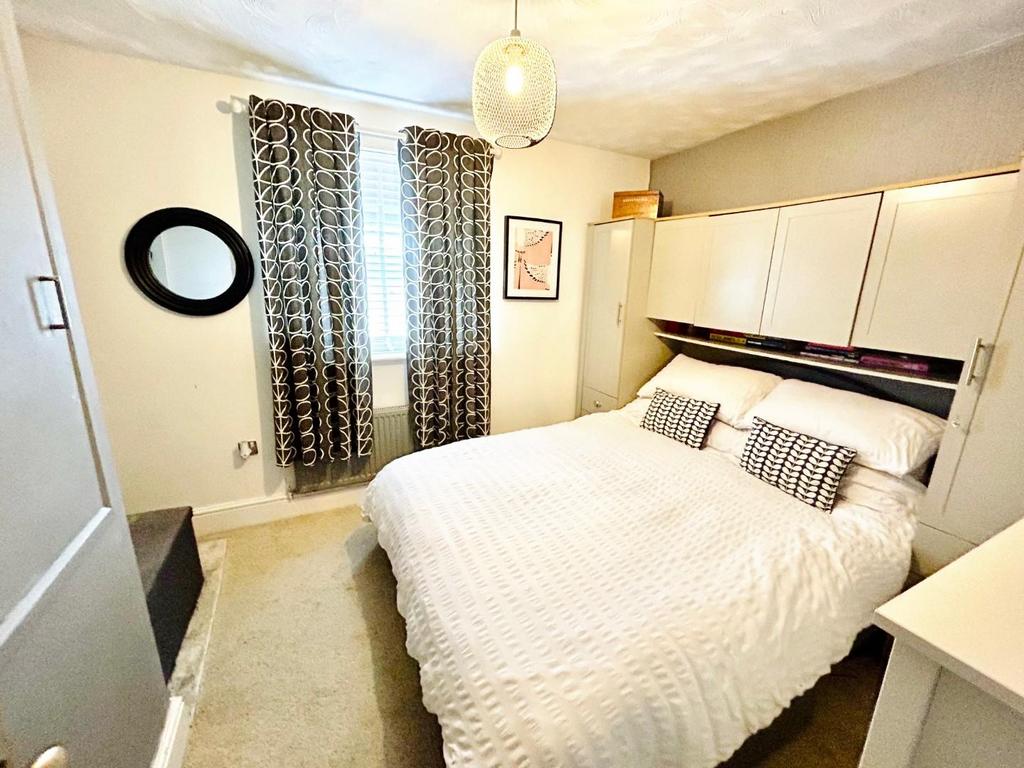 Bed 1.JPG