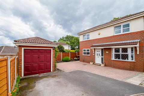 4 bedroom detached house for sale, Queensbury Avenue, Wakefield WF1