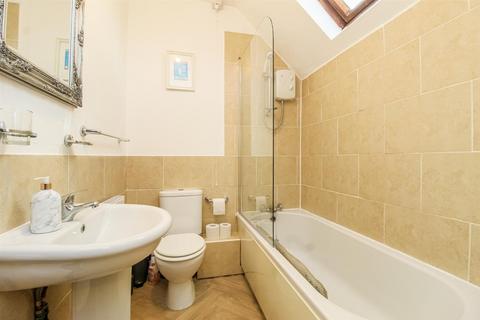 3 Crab Lane, Newmillerdam, Wakefield, WF2 7SU