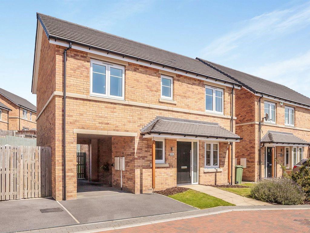 Harrison Close, Wakefield WF1 3 bed detached house for sale £320,000