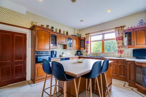 Jaw Hill House Batley Road, Kirkhamgate, Wakefield, WF2 0SB