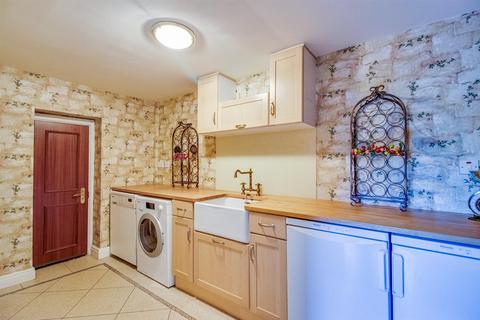 Jaw Hill House Batley Road, Kirkhamgate, Wakefield, WF2 0SB