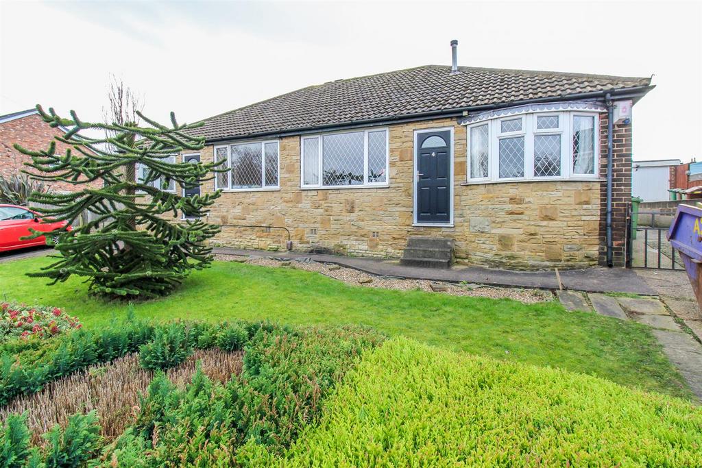 Canal Lane, Wakefield WF3 2 bed semidetached bungalow for sale £220,000