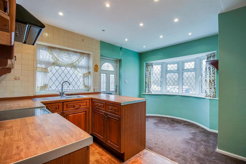 Canal Lane, Wakefield WF3 2 bed semidetached bungalow for sale £190,000